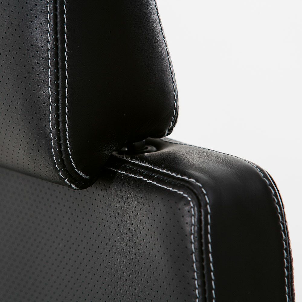 Seams in different colors.